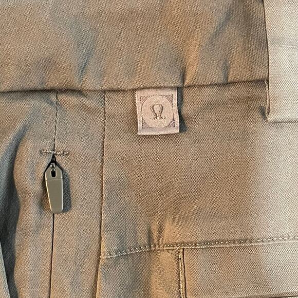 Lululemon Chino Shorts Green Size 31 GUC - Picture 5 of 5